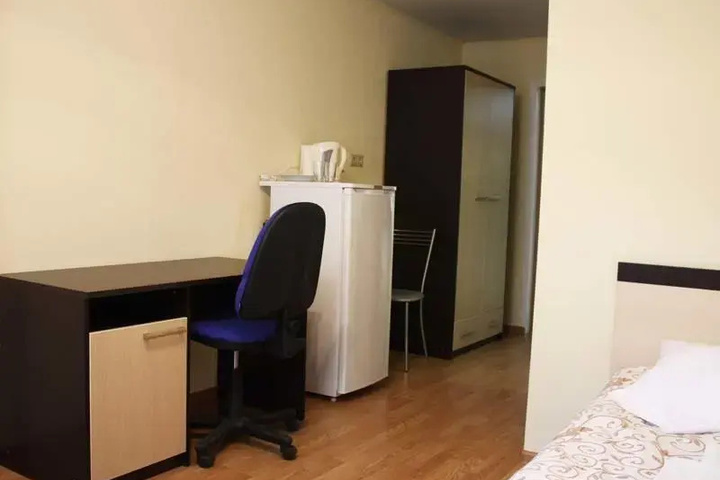 Room 2 of 6