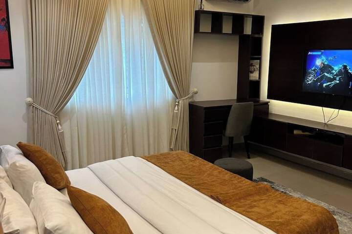 Room 14 of 34