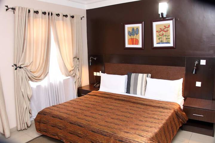 Room 11 of 24