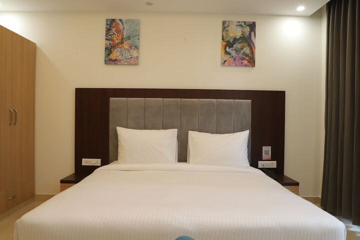 Room 13 of 24