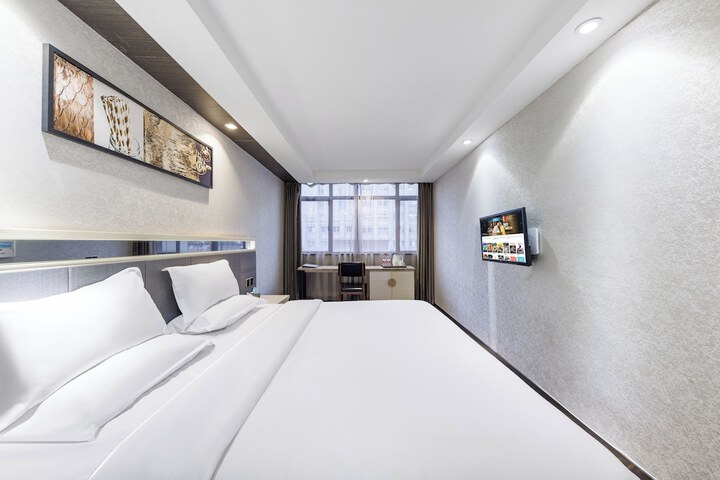 Room 22 of 53