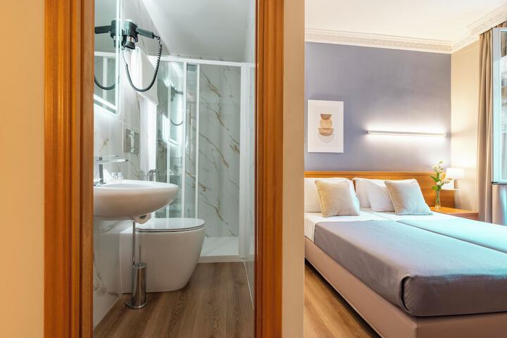 Room 3 of 21