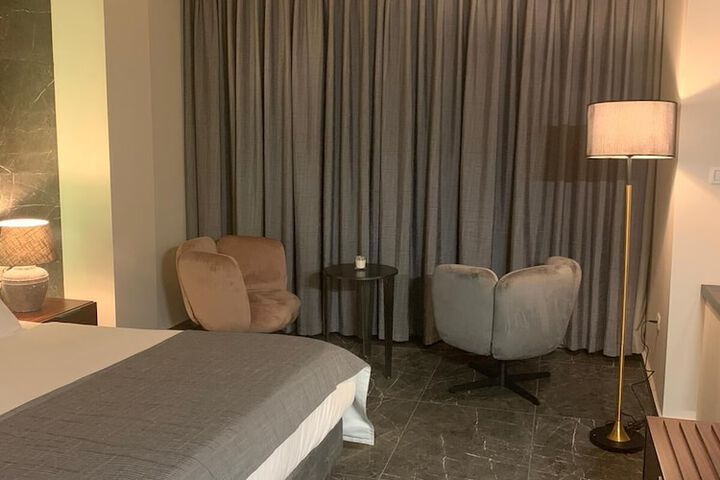 Room 11 of 65