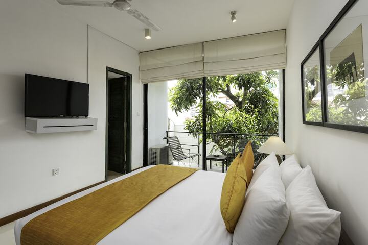 Room 10 of 31
