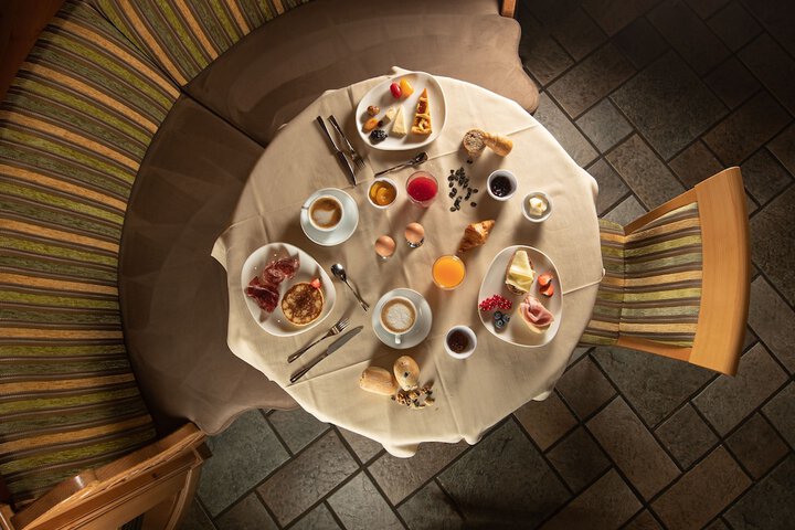 Breakfast/Coffee Service 122 of 142