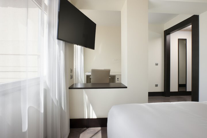 Room 13 of 44