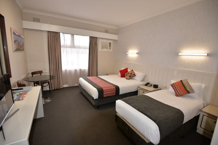 Room 3 of 49