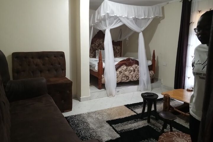 Room 12 of 53