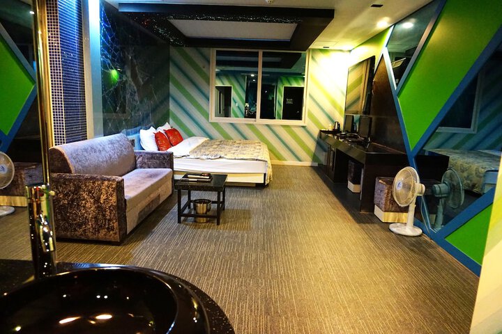 Room 26 of 54