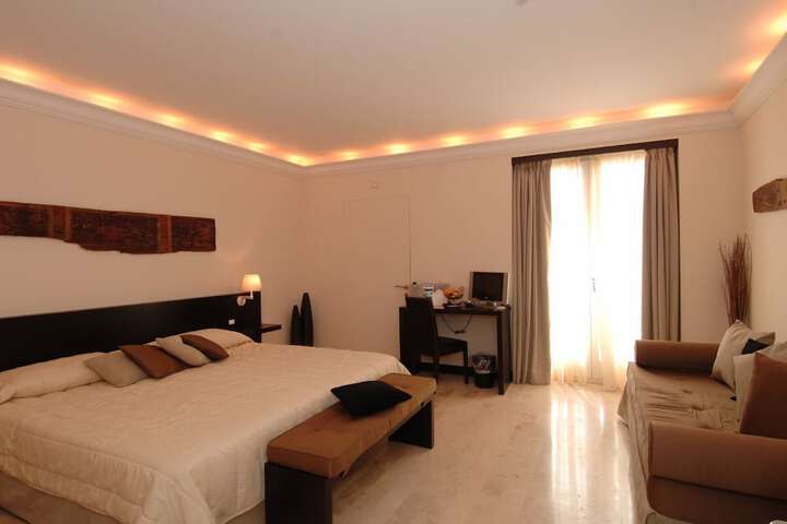 Room 17 of 29
