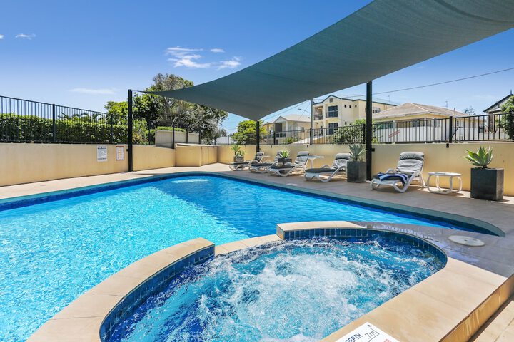Pool 18 of 26