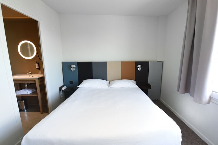 Room 6 of 21