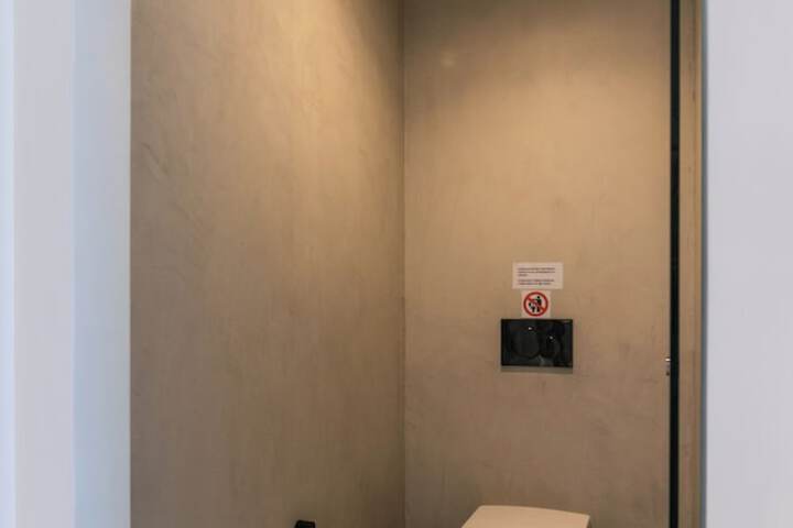 Room 112 of 138