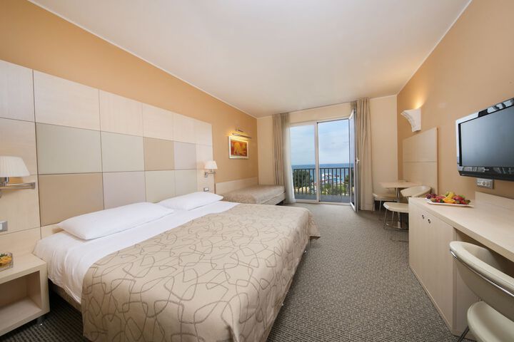 Room 10 of 41