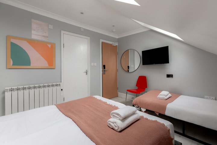 Room 62 of 146