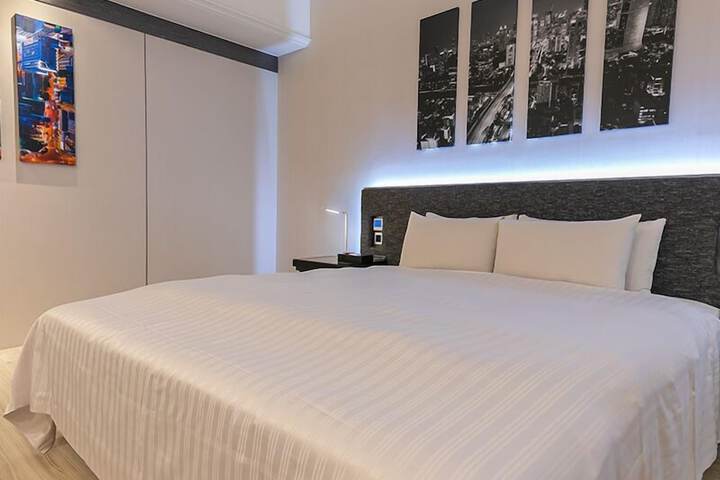 Room 97 of 216