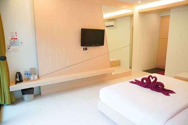 Room 28 of 64