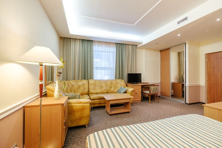Room 8 of 29