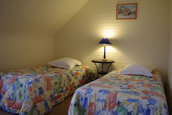 Room 9 of 37