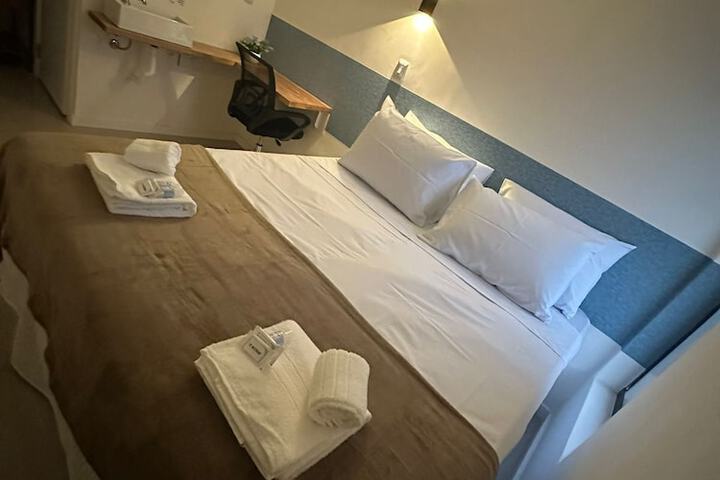 Room 13 of 36
