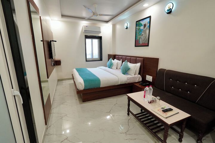 Room 8 of 37