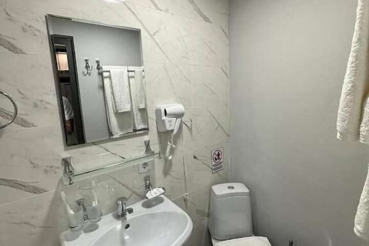 Room 14 of 22