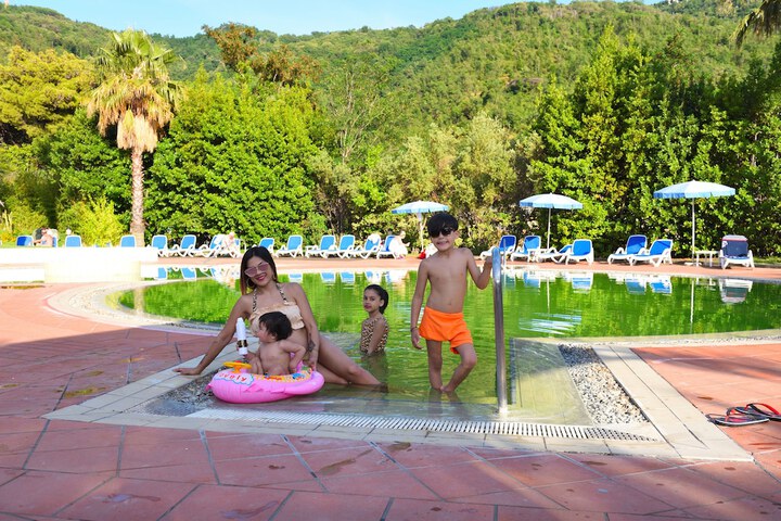 Hotel Pool