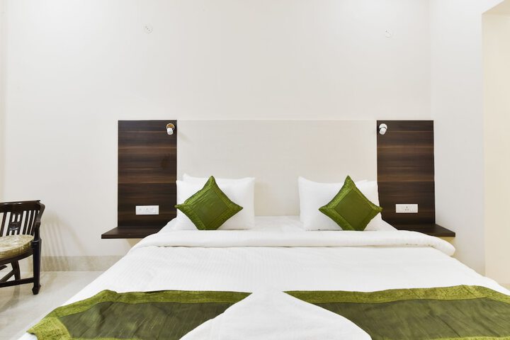Room 18 of 27