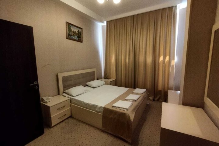 Room 18 of 18