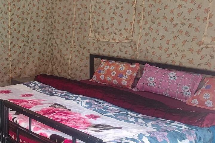 Room 4 of 11