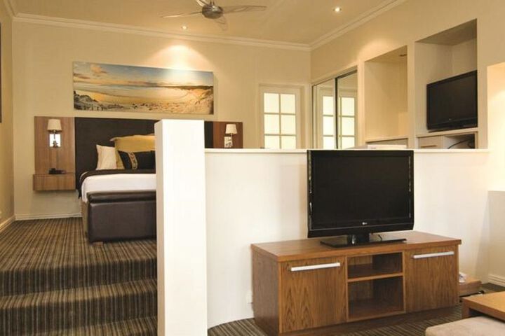 Room 6 of 49