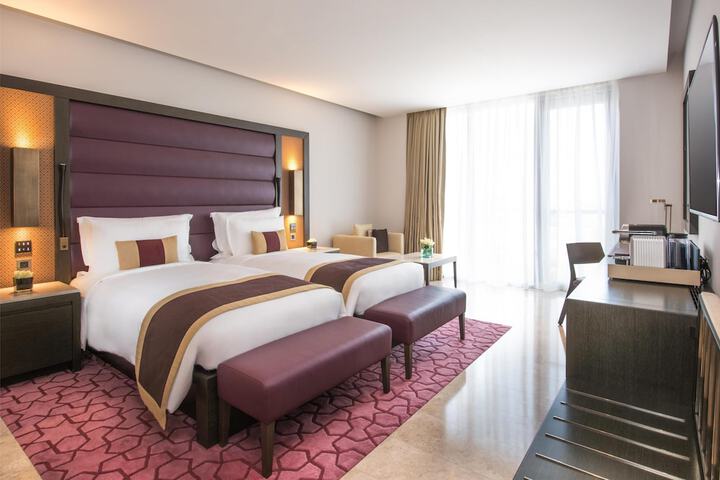 Room 34 of 254