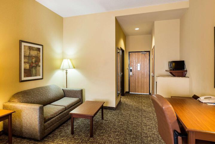 1 King Bed (6 of 15)