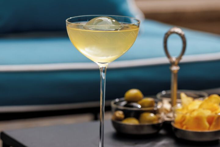 Lounge 404 of 533