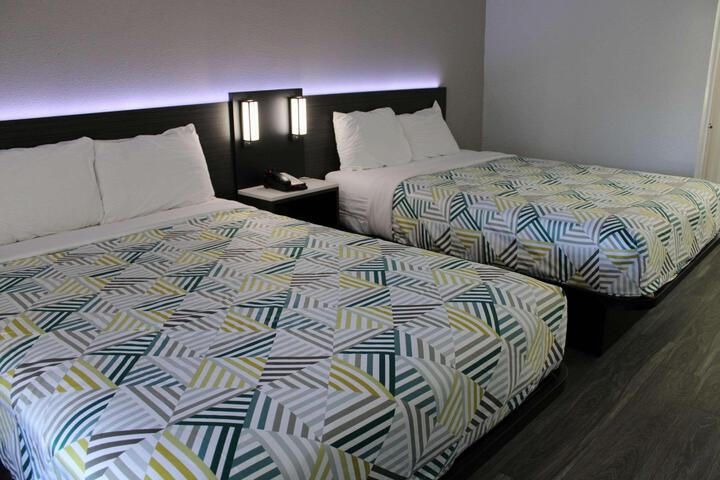 2 Queen Beds (7 of 7)