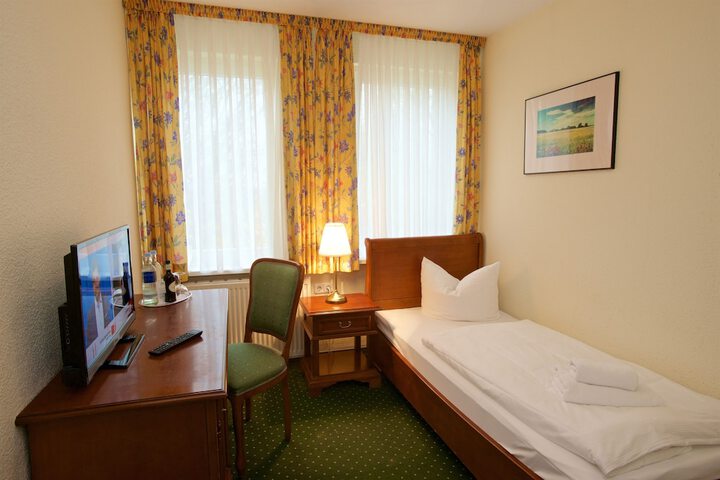 Room 21 of 106