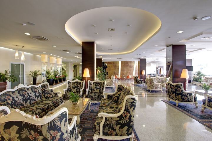 Guest Lobby