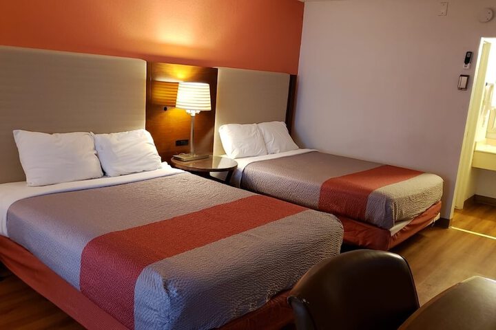 Room 6 of 7