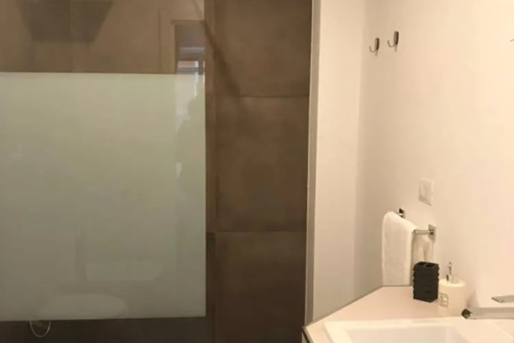 Room 7 of 9