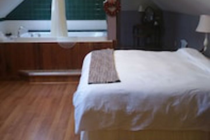 Room 46 of 198