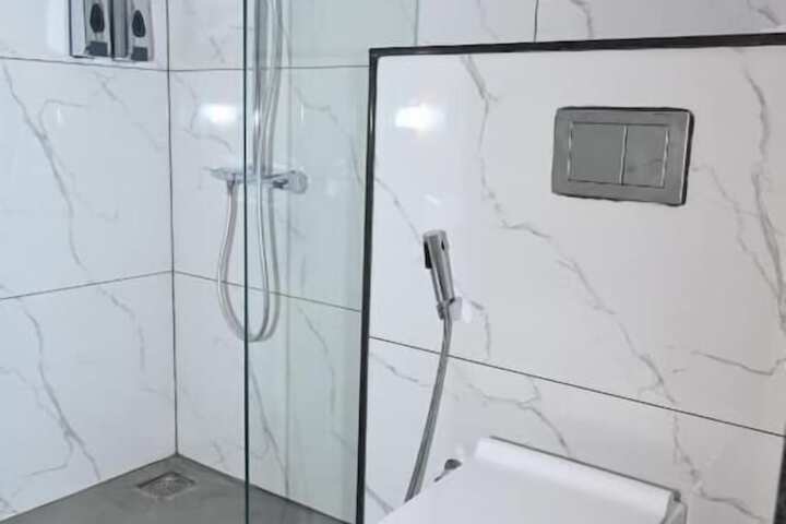 Room 54 of 68