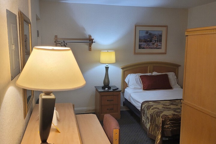 Room 3 of 29