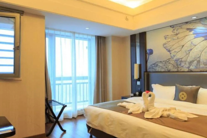 Room 3 of 14