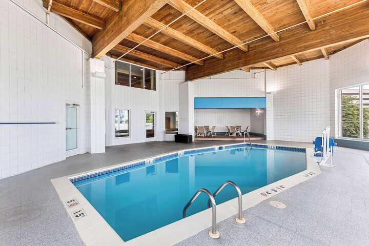Pool 25 of 31