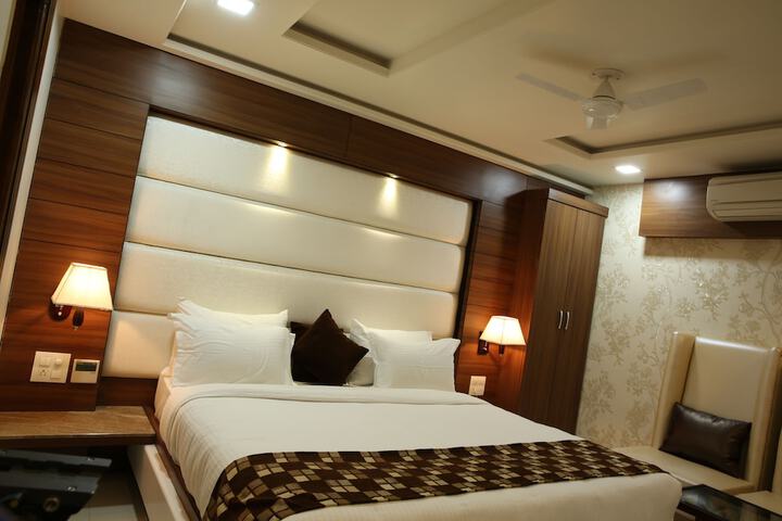 Room 42 of 123