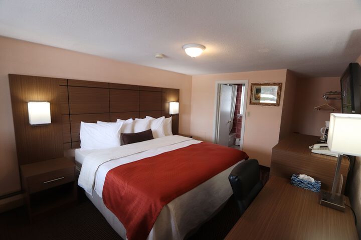 1 King Bed (8 of 14)