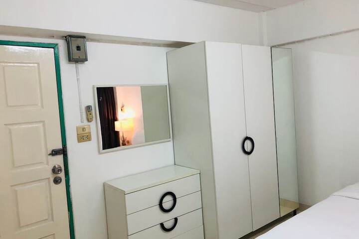 Room 25 of 29