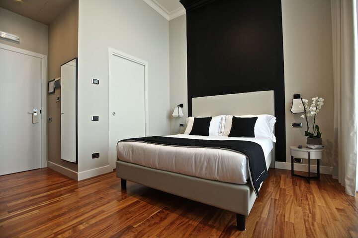 Room 10 of 90