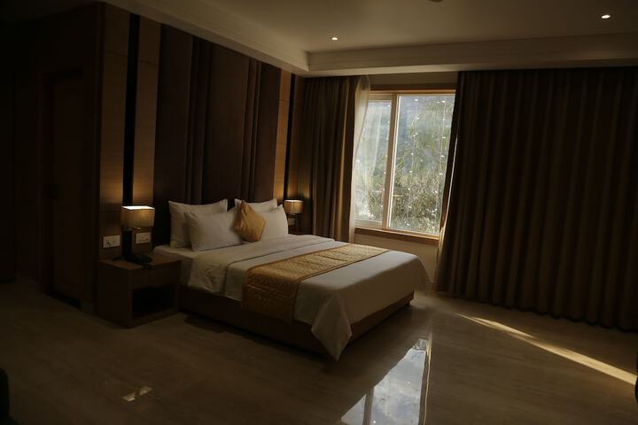 Room 5 of 41