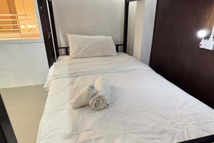 Room 27 of 95